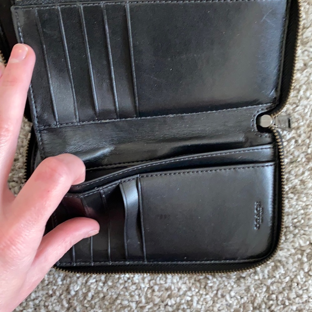 Coach - Picture 6 of 6